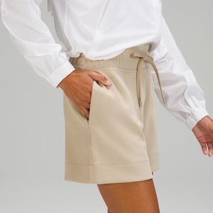 NWOT Lululemon Soft Ambition shorts